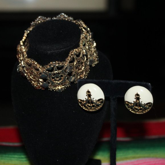 Vintage Gold Tone Filigree Bracelet with matching earrings (Monet)